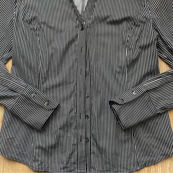 Calvin Klein Women’s Black/White Blouse - Size: Medium - Picture 4 of 8